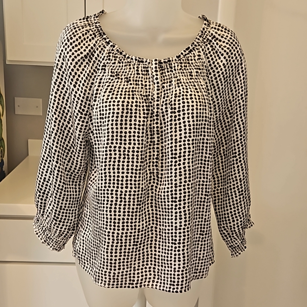 Chicos Blouse White with Black Dots Hidden Front Snaps 3/4 Electric Sleeve Sz. 0